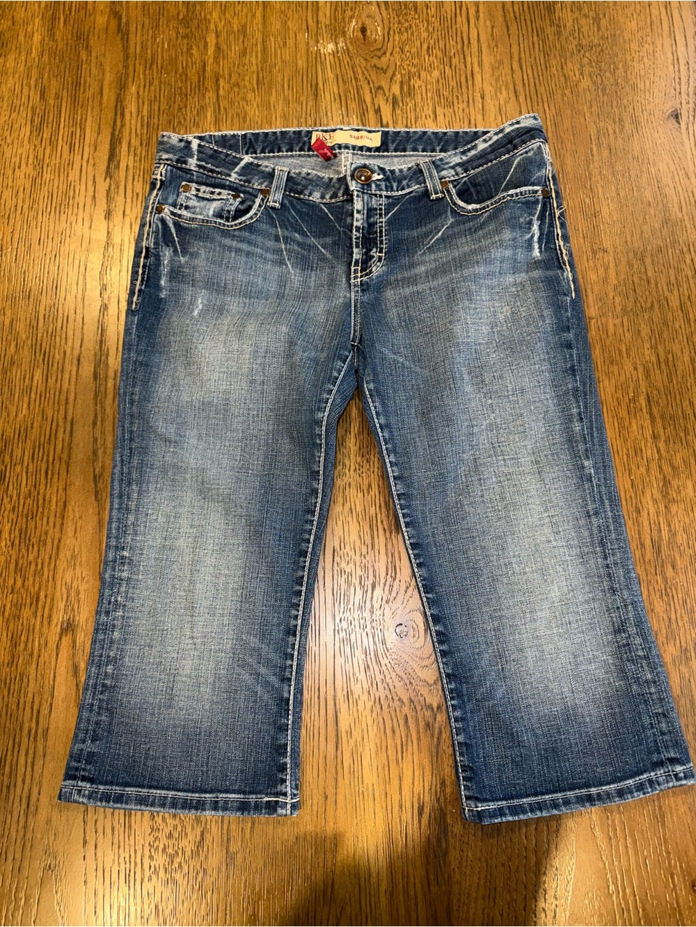 BKE Women's Faded Blue Cropped Jeans